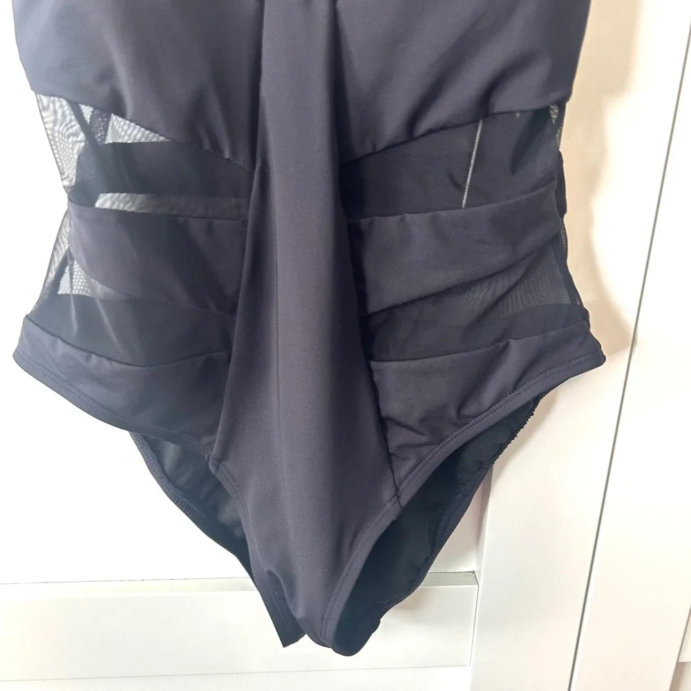 NWT Kenneth Cole Women's Black Mesh Detail One Piece Swimsuit in Size‎ M